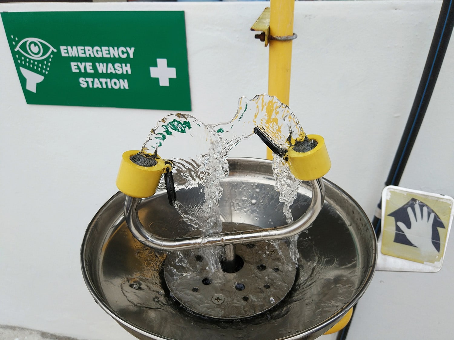 eye wash station